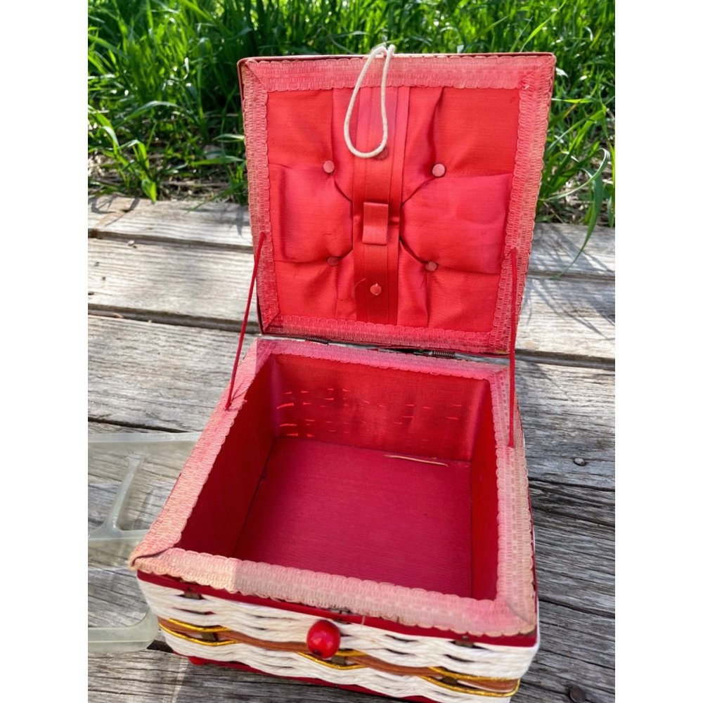 Vintage raffia straw Small Sewing Box Retro Red - Picture 11 of 15